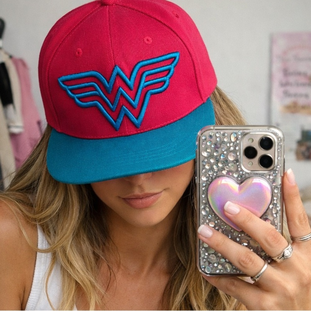 Six Flags Wonder Woman Snap Back Unisex Baseball Cap One Size Adult